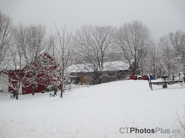 Farm in the snow Broad Brook IMG 1103