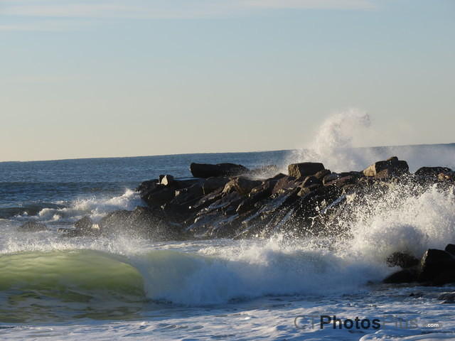 Breaking waves at the Breachway, Charlestown IMG 0407