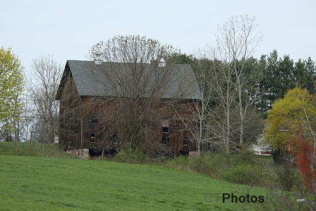 Barn in Suffield seen from Windsor Locks Canal State Park IMG 9999 77
