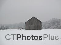Barn in snow East Windsor IMG 1094